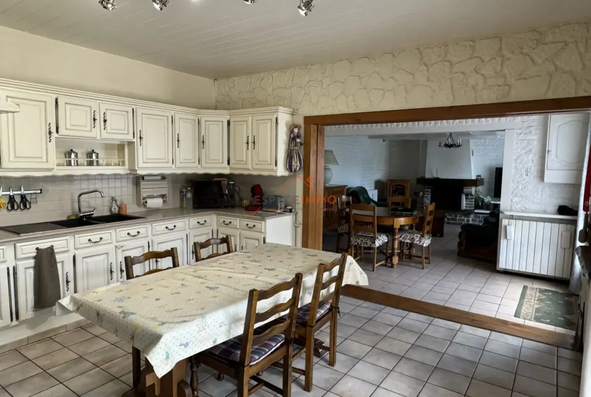 À vendre : Longère individuelle sur 2900 m² à Wallers 