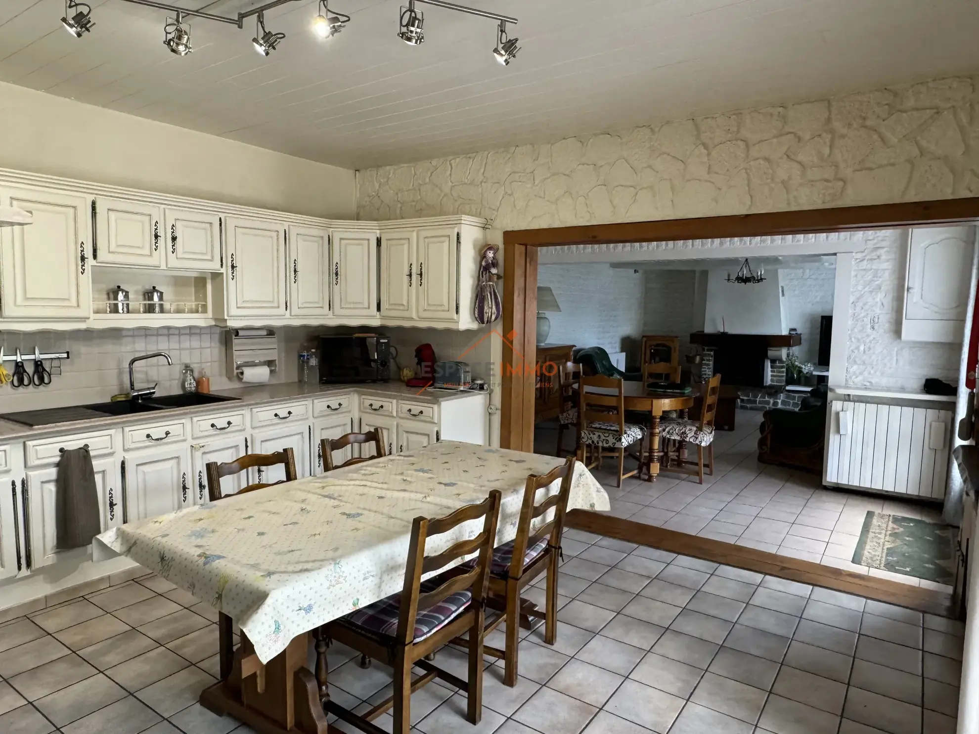 À vendre : Longère individuelle sur 2900 m² à Wallers 