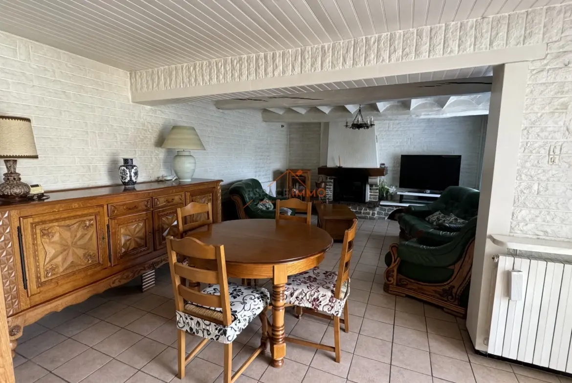 À vendre : Longère individuelle sur 2900 m² à Wallers 