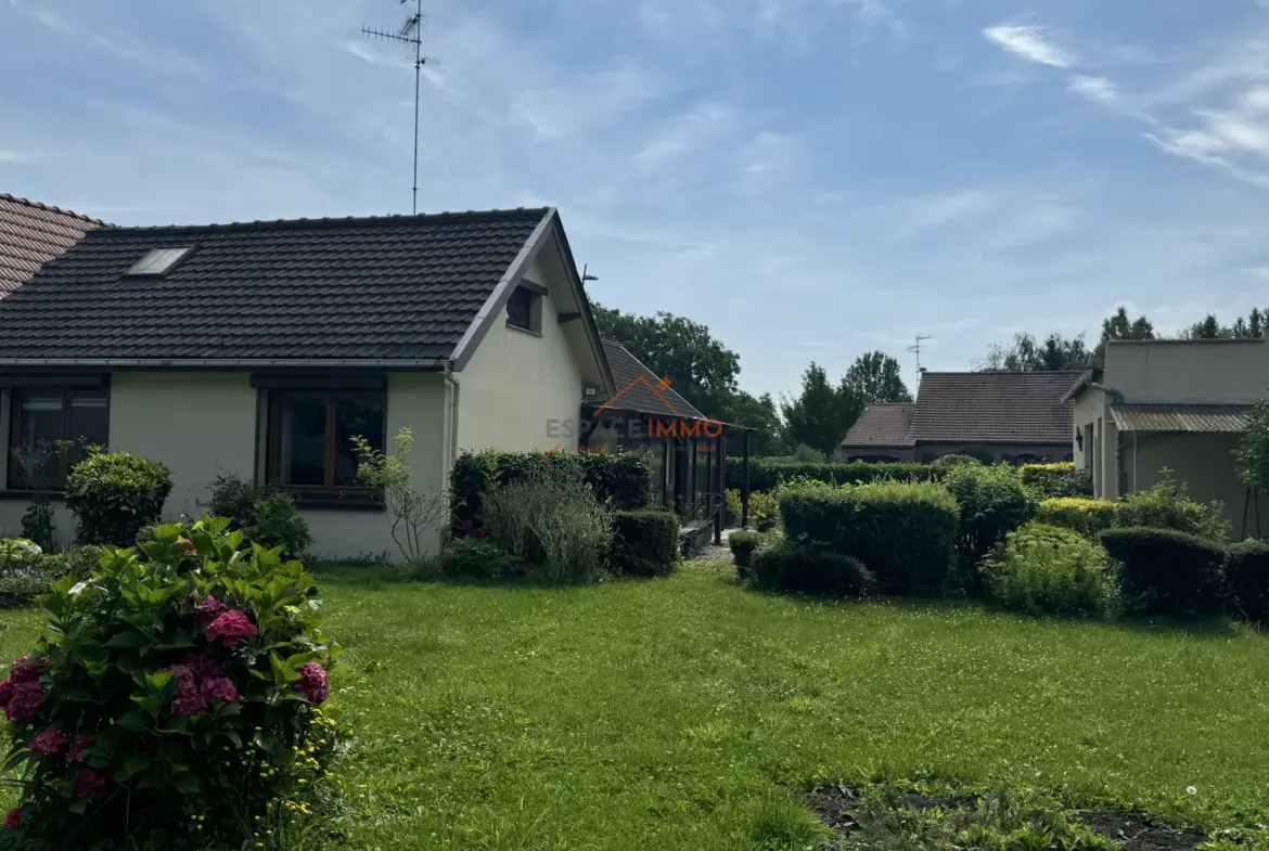 À vendre : Longère individuelle sur 2900 m² à Wallers 