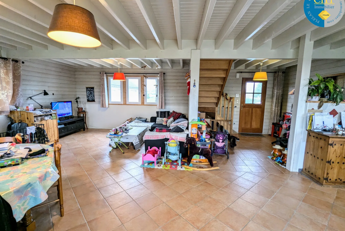 Maison en bois récente à Porcaro avec 4 chambres et grand terrain 