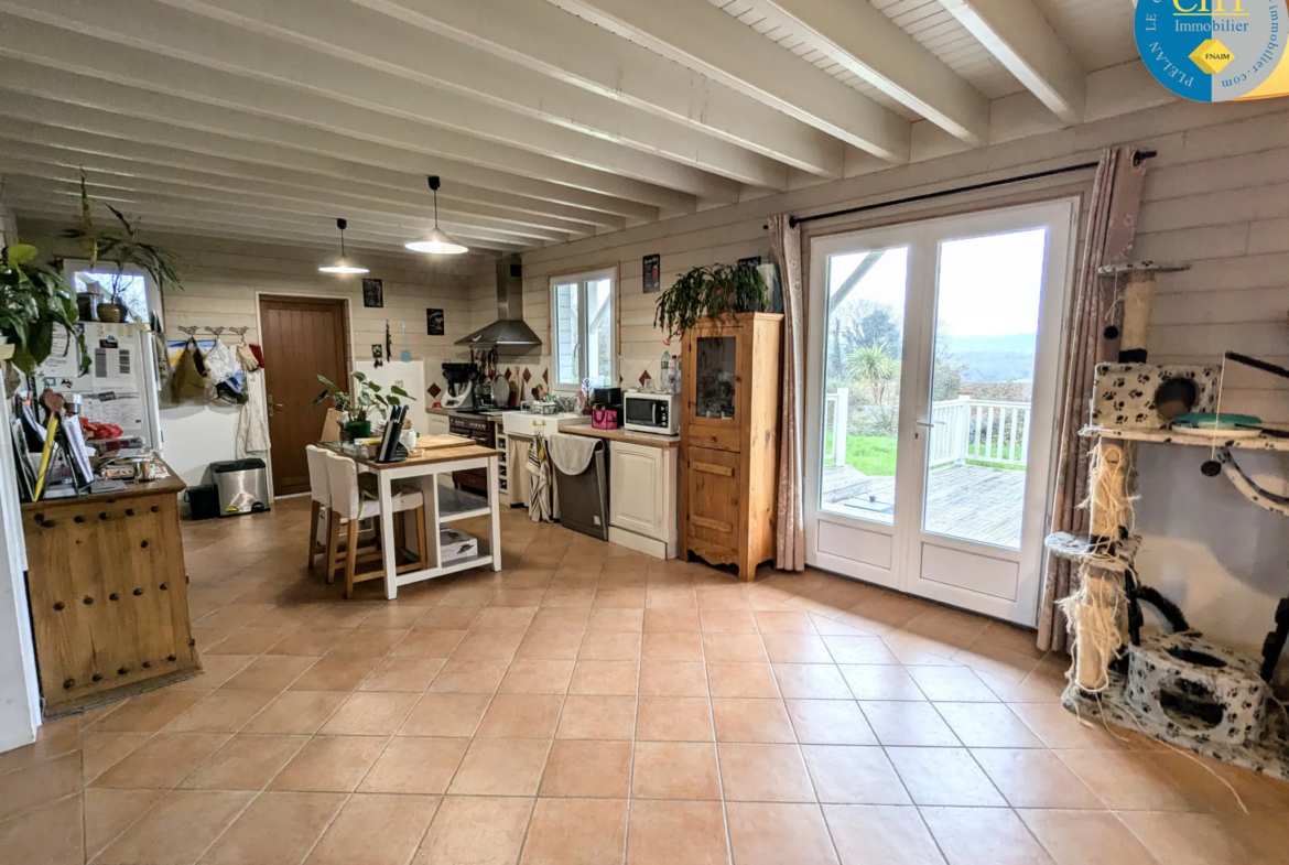 Maison en bois récente à Porcaro avec 4 chambres et grand terrain 