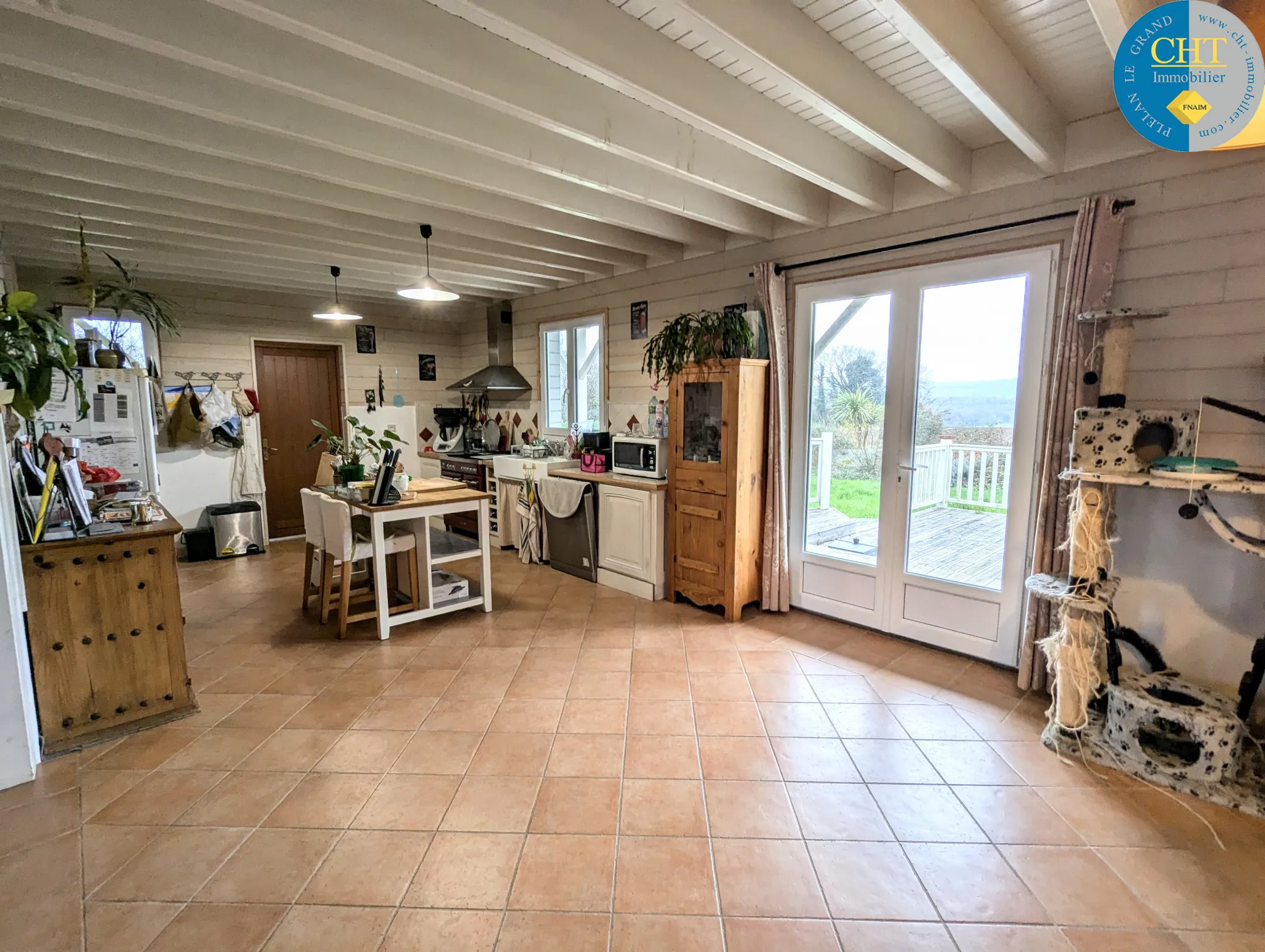 Maison en bois récente à Porcaro avec 4 chambres et grand terrain 