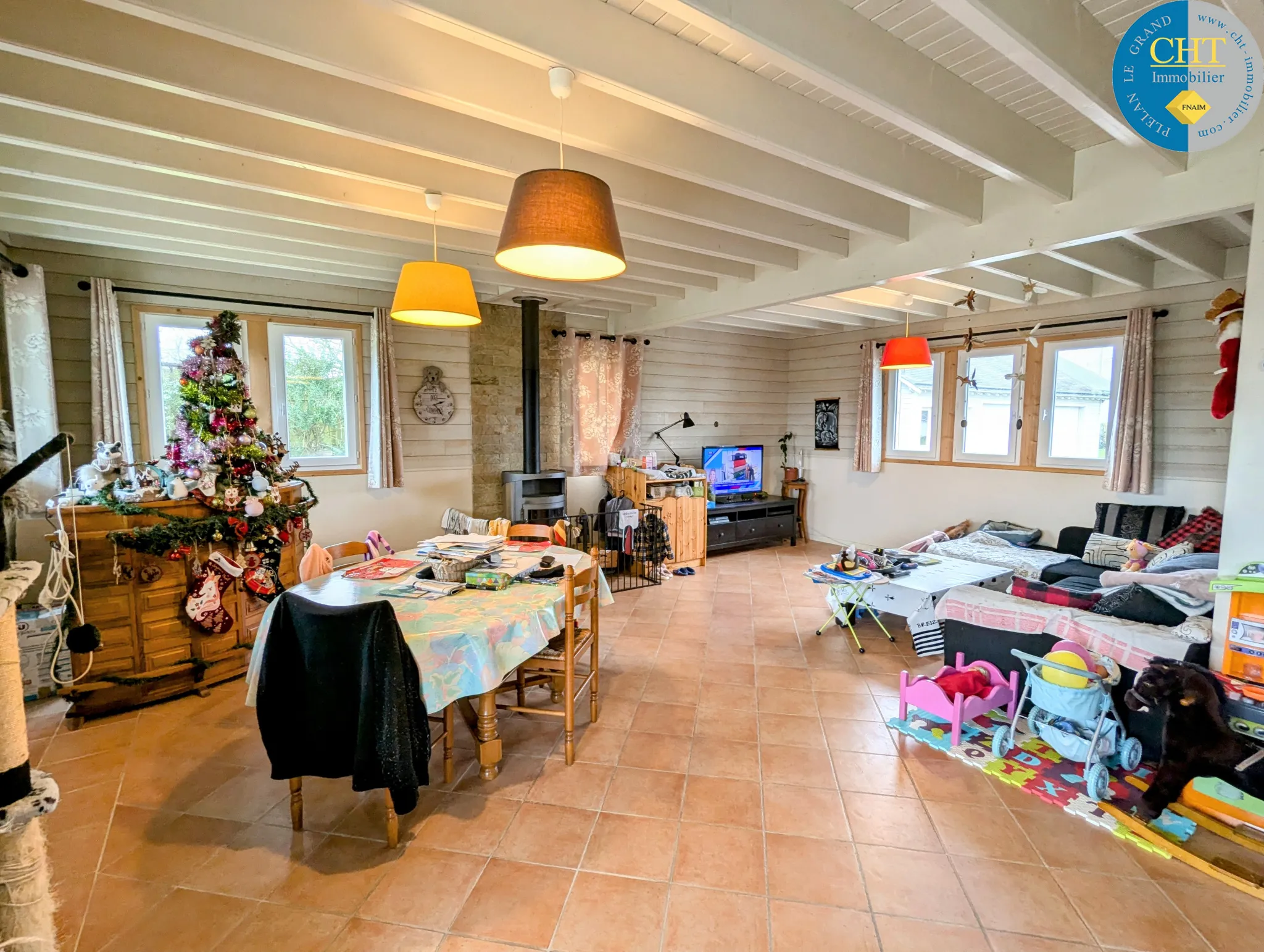 Maison en bois récente à Porcaro avec 4 chambres et grand terrain 