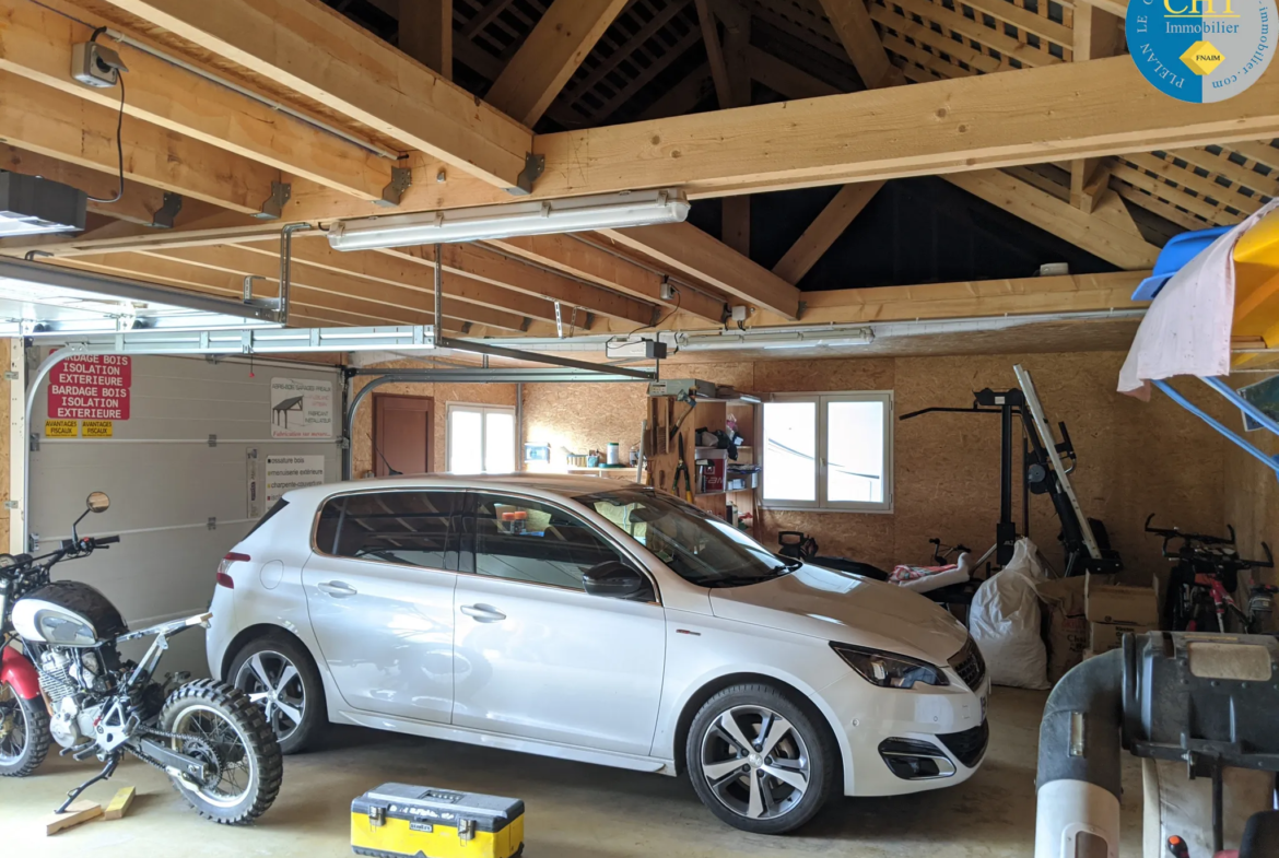 Maison en bois récente à Porcaro avec 4 chambres et grand terrain 