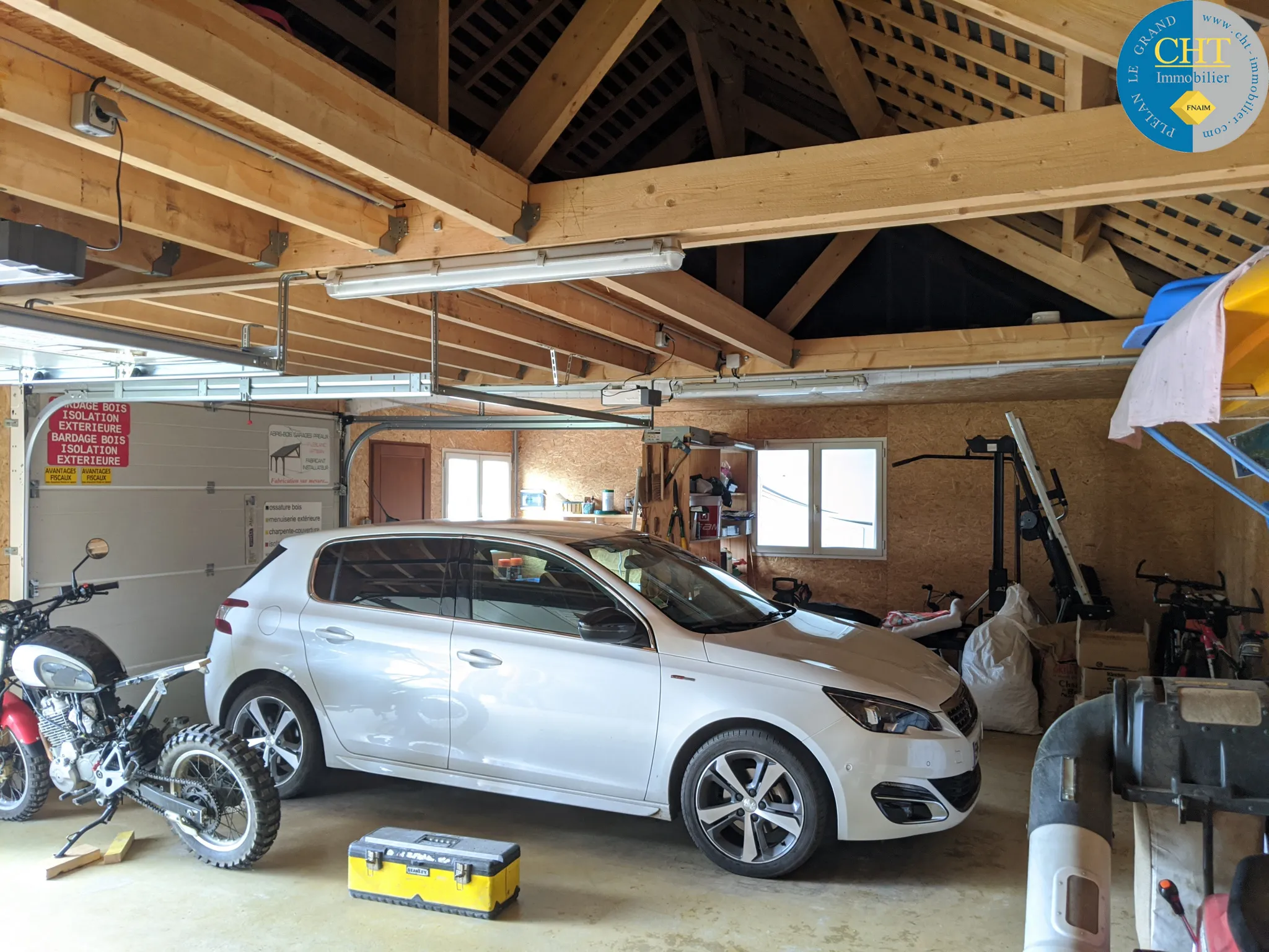 Maison en bois récente à Porcaro avec 4 chambres et grand terrain 