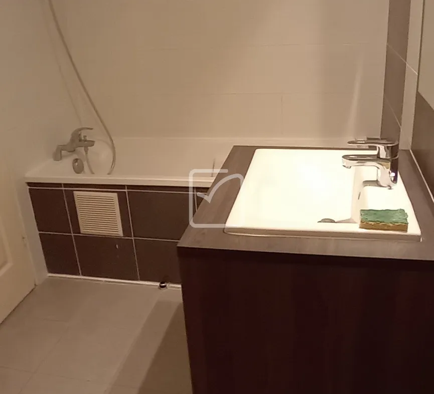 À vendre : Appartement T2 récent à Béziers avec loggia et parking 