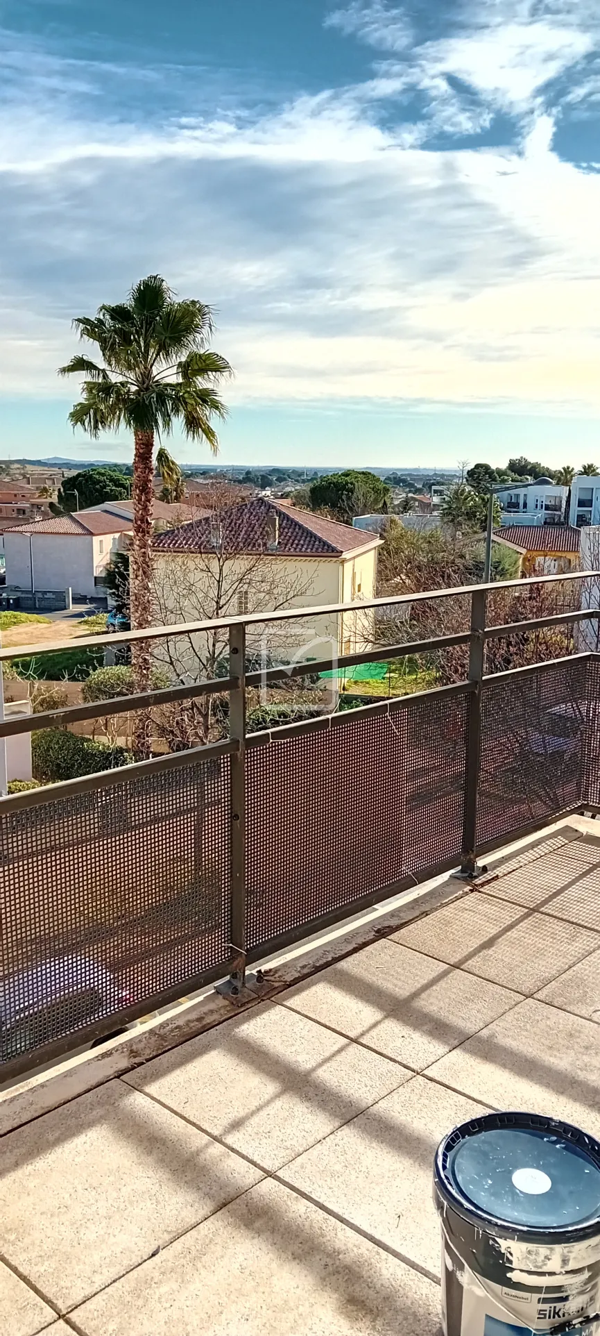 À vendre : Appartement T2 récent à Béziers avec loggia et parking 