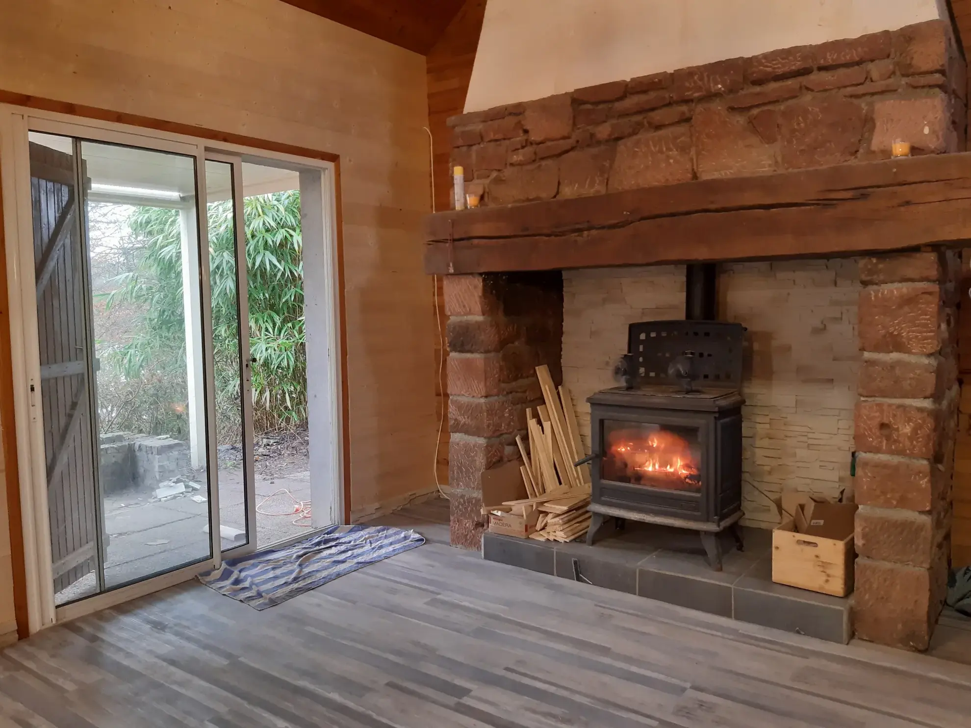 Belle villa rénovée avec vue sur le lac à Marcillac-la-Croisille 