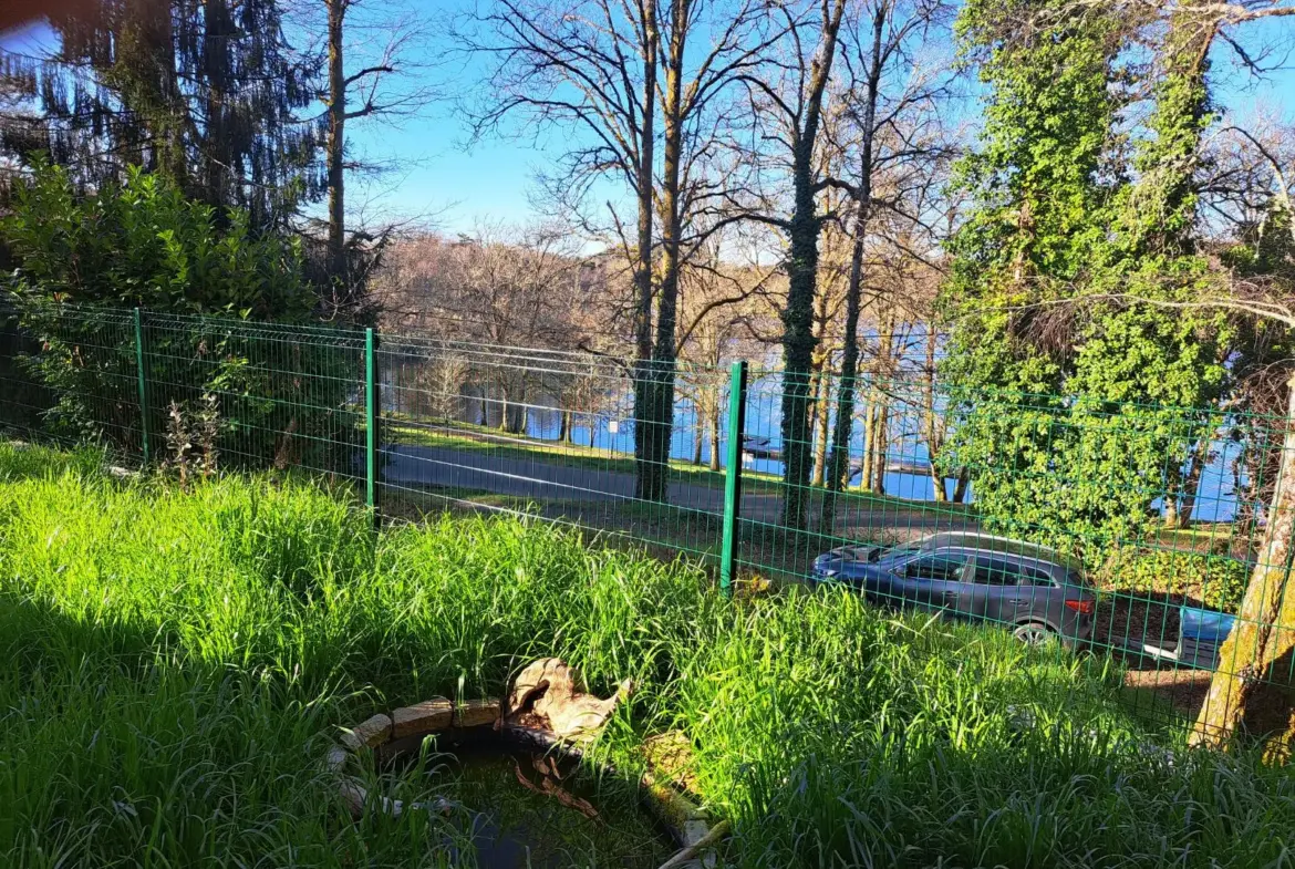 Belle villa rénovée avec vue sur le lac à Marcillac-la-Croisille 