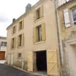 Maison de caractère au cœur de Saint-Savinien avec potentiel de rénovation