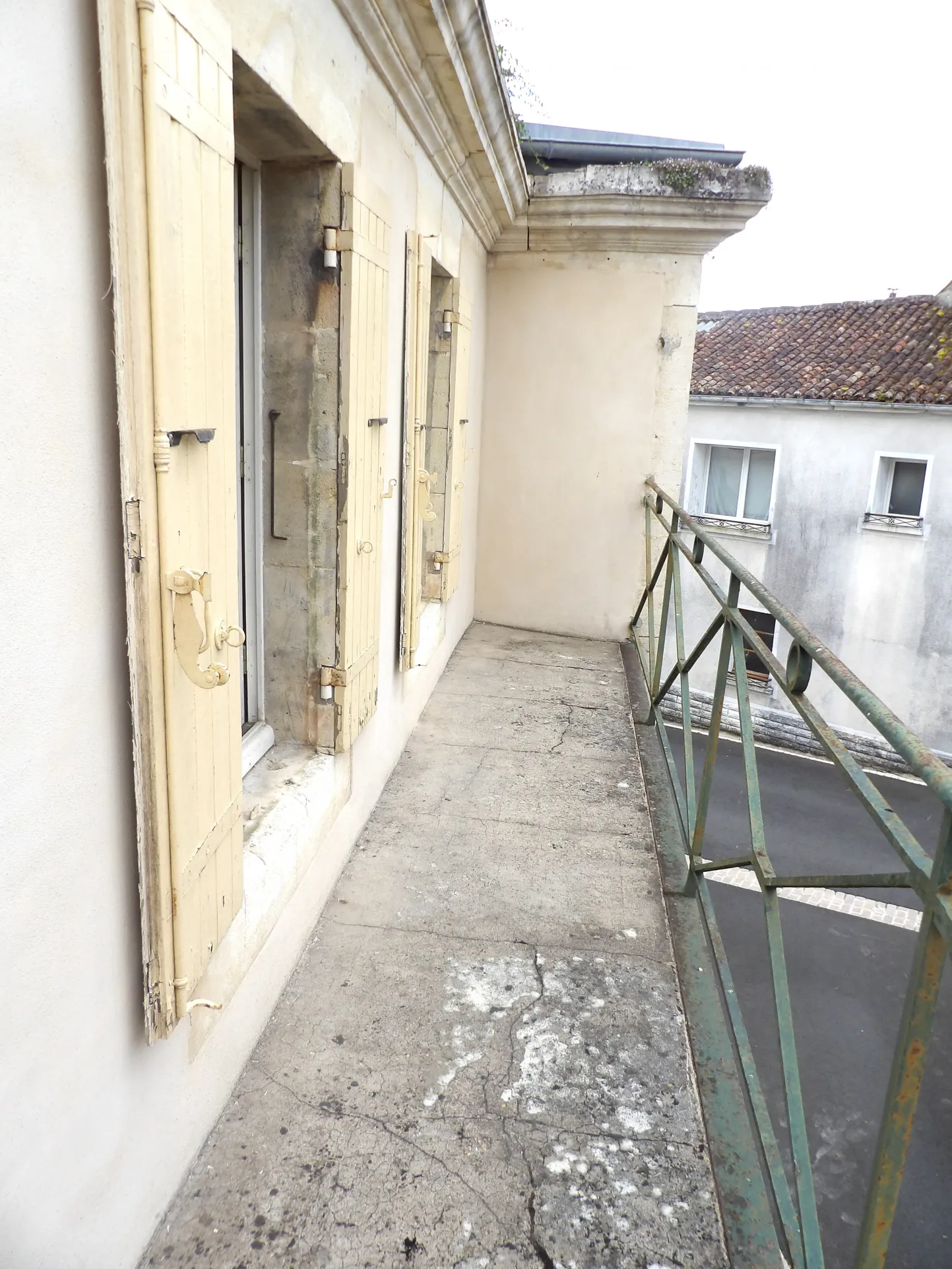 Maison de caractère au cœur de Saint-Savinien avec potentiel de rénovation 