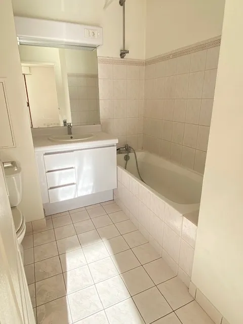 Appartement studio à vendre près du métro Porte des Lilas - Paris 75019 