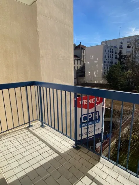 Appartement studio à vendre près du métro Porte des Lilas - Paris 75019 