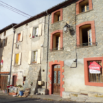 À vendre : Ensemble de 3 maisons à rénover à Le Tech