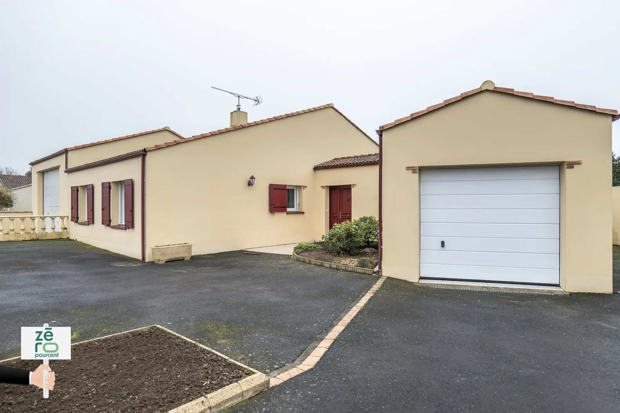 Maison de plain-pied à Treize-Septiers - 3 chambres et 2 garages 