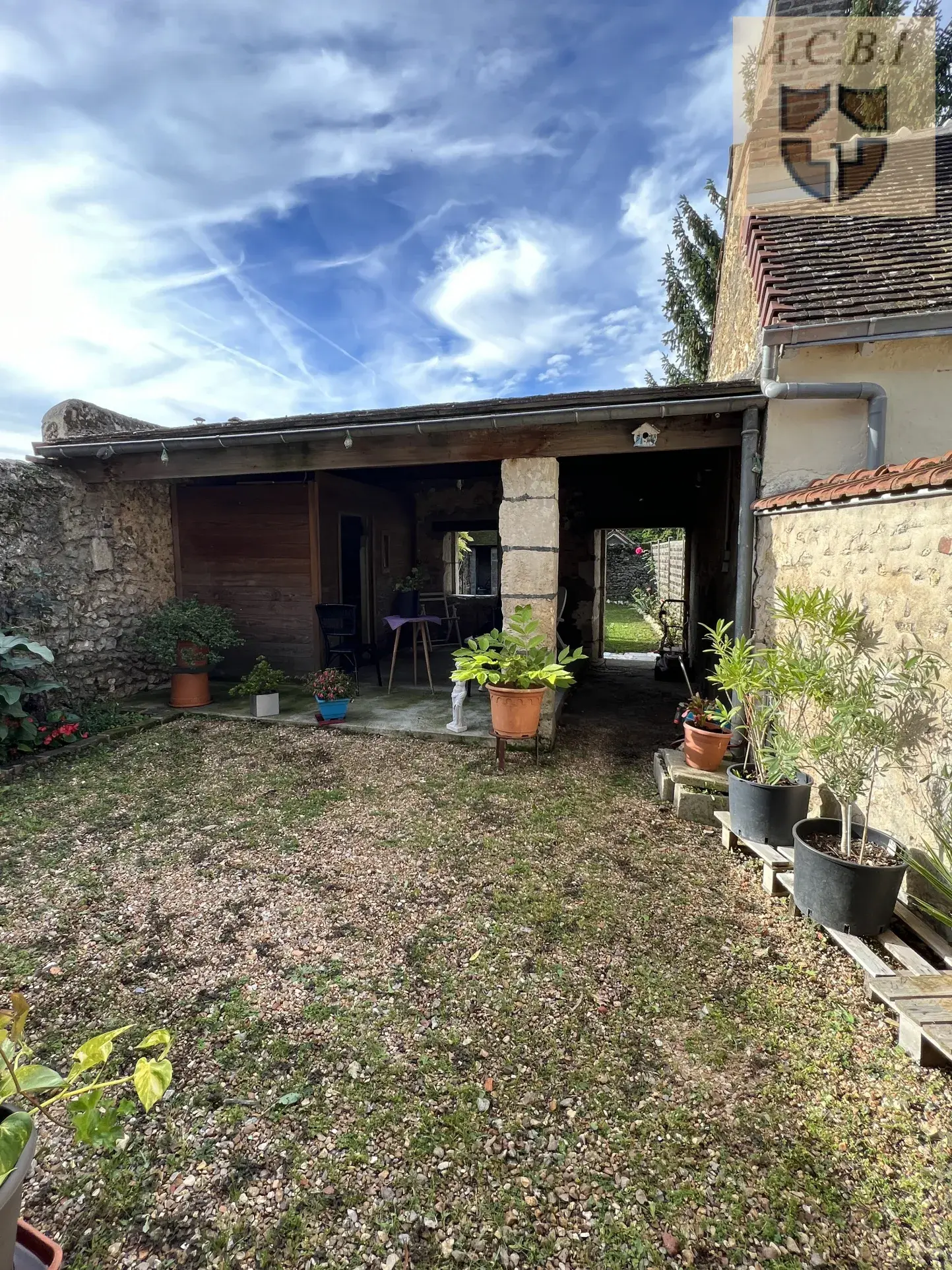 Maison lumineuse à Cloyes-sur-le-Loir avec jardin 