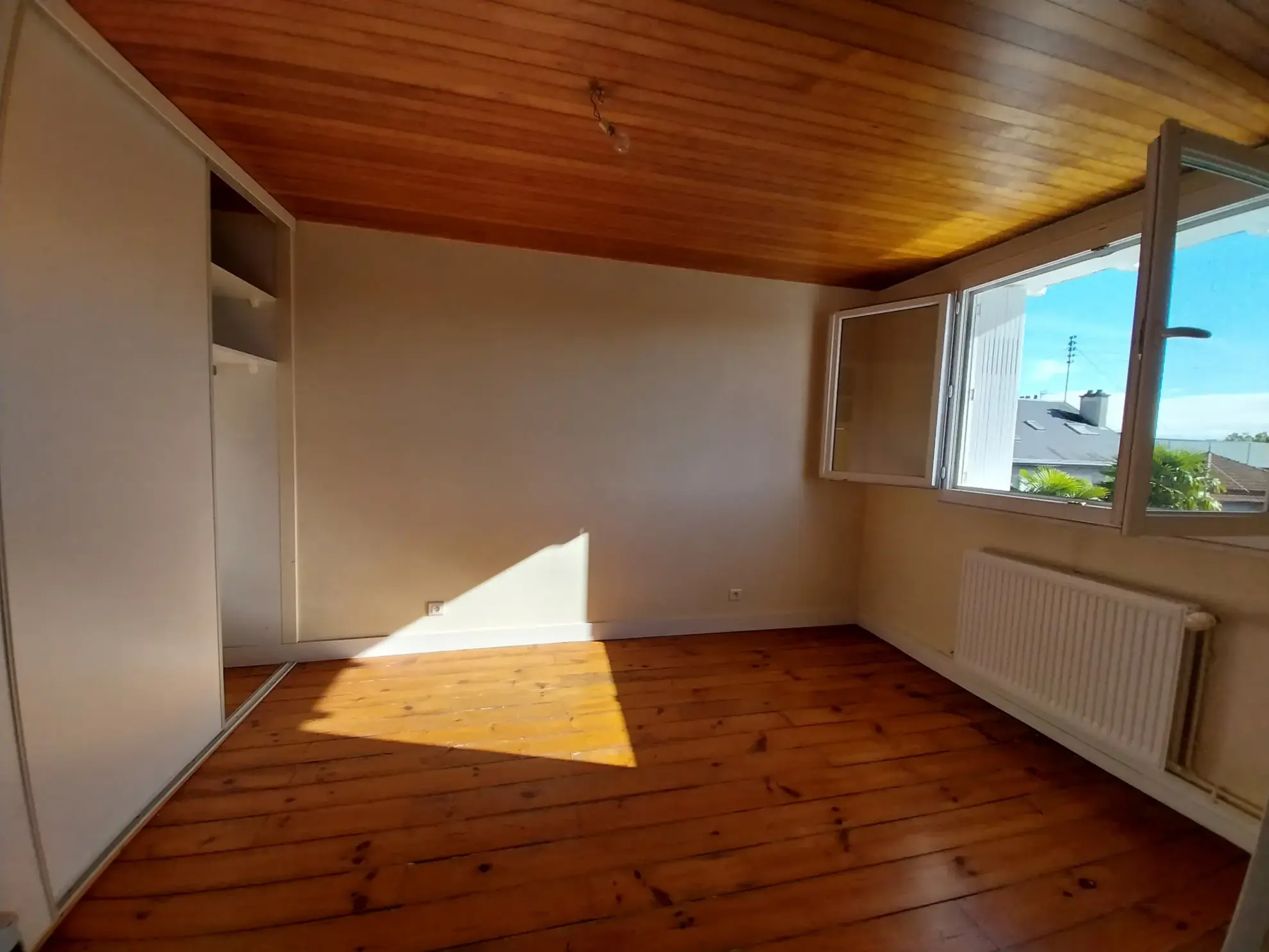 Maison à vendre dans le quartier Hôpital à Périgueux - 5 chambres avec jardin et garage 