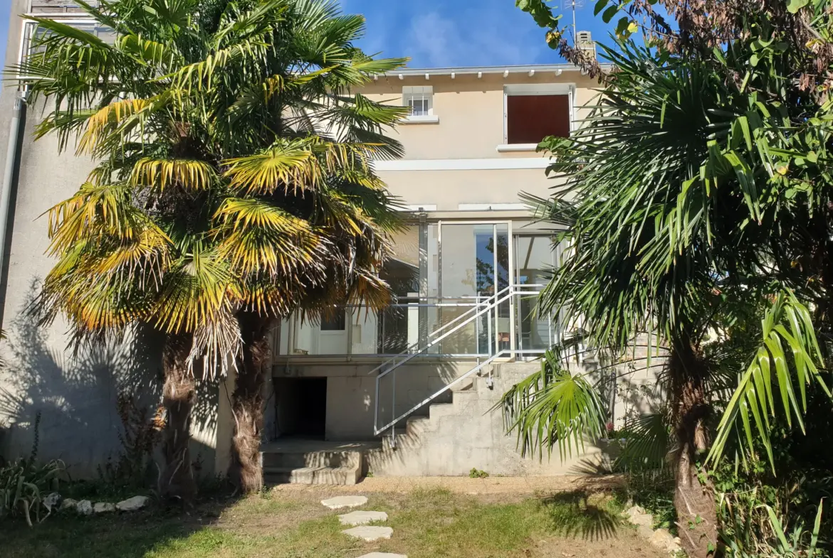 Maison à vendre dans le quartier Hôpital à Périgueux - 5 chambres avec jardin et garage 