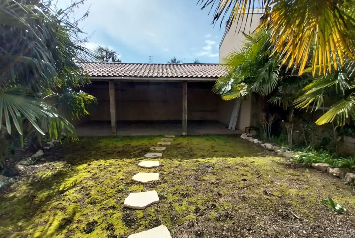 Maison à vendre dans le quartier Hôpital à Périgueux - 5 chambres avec jardin et garage 