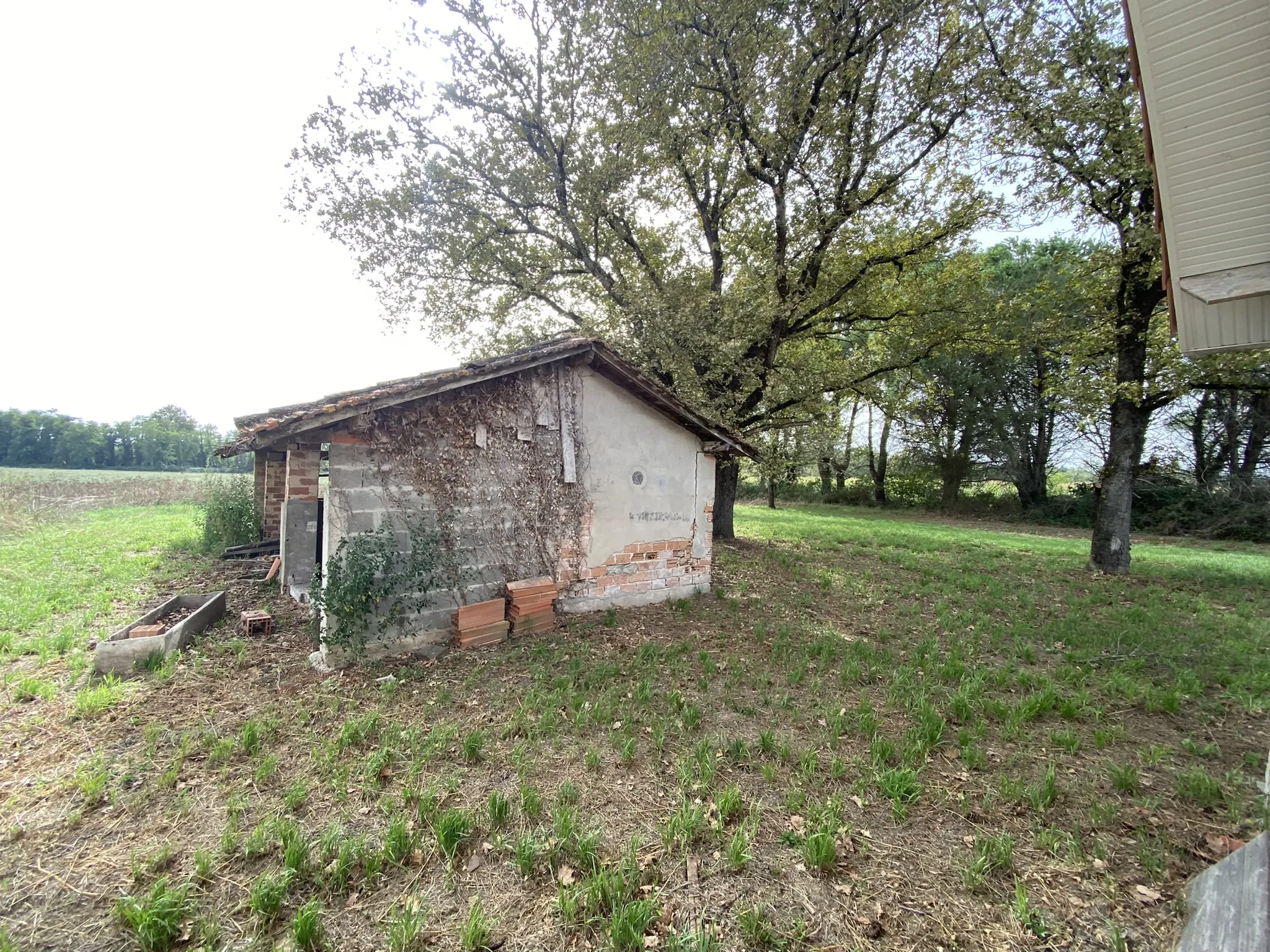 Maison en Pierre à Rénover à 10 Minutes de Langon 