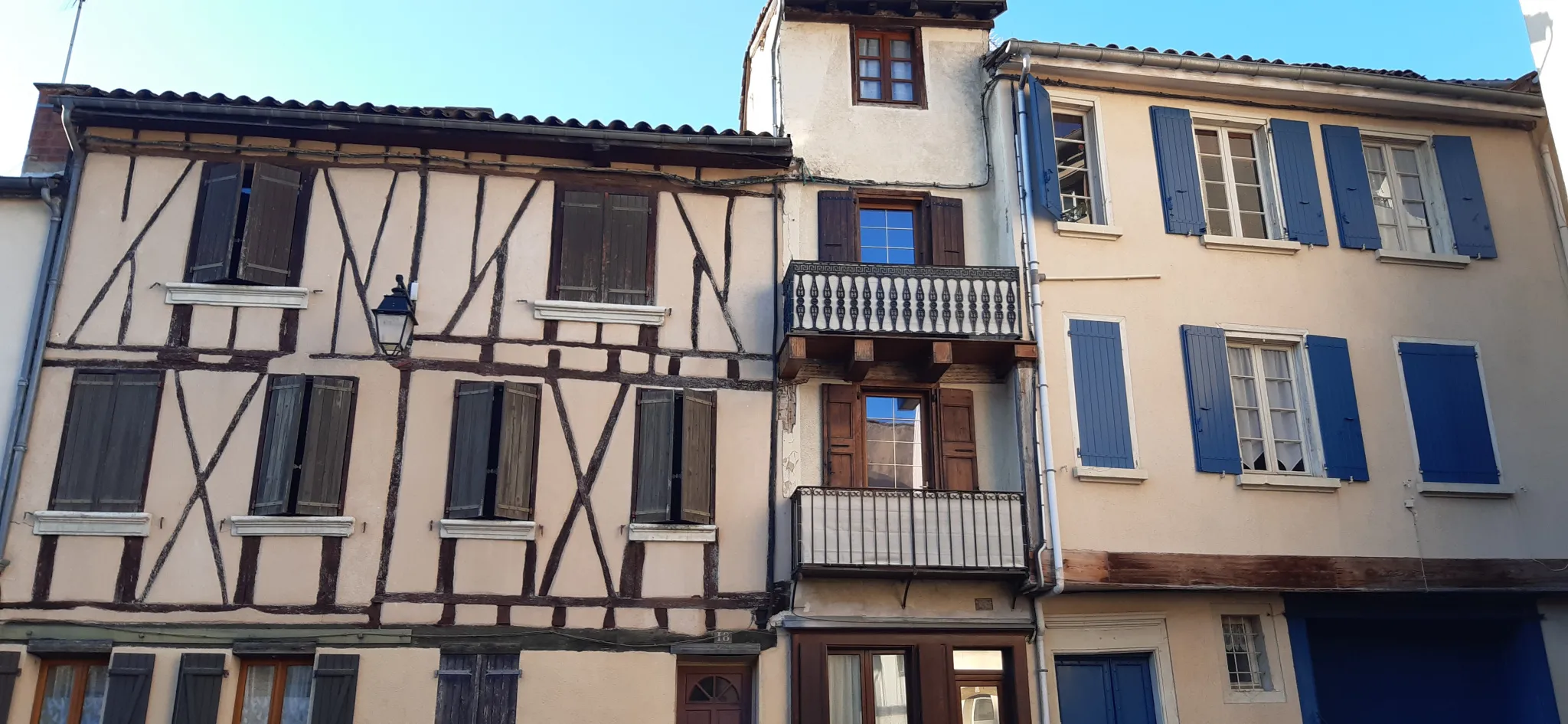 Maison de Ville à Castres - Investissement Idéal 