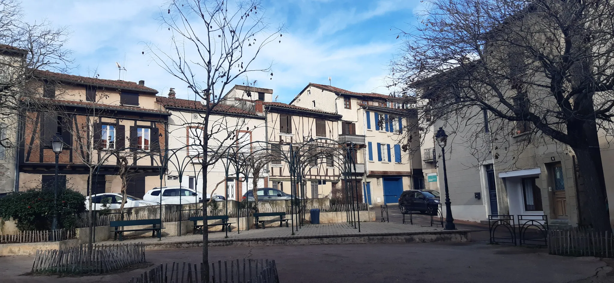 Maison de Ville à Castres - Investissement Idéal 