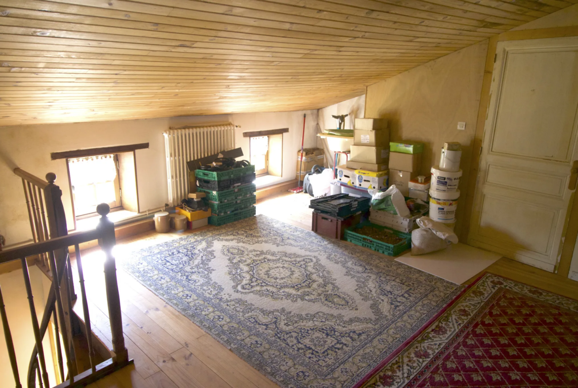 Maison charentaise en parfait état avec jardin et dépendances à Annepont 