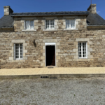 Belle maison en pierre au coeur de Baud à vendre