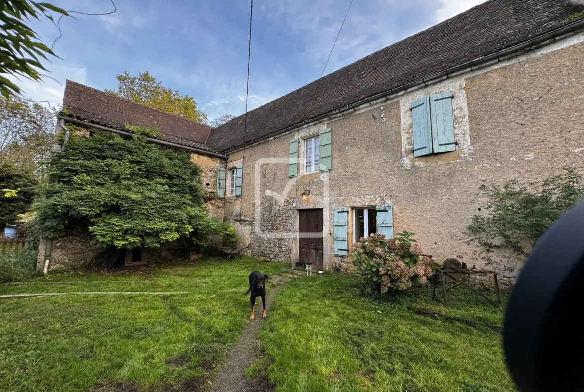 Ensemble immobilier avec Longère de 1850 à Montcléra 