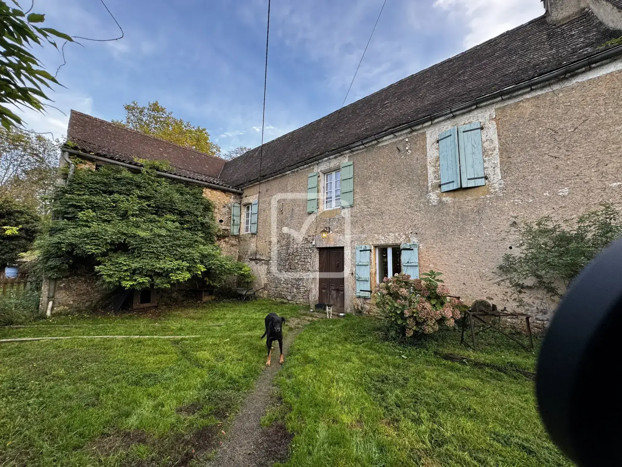 Ensemble immobilier avec Longère de 1850 à Montcléra 