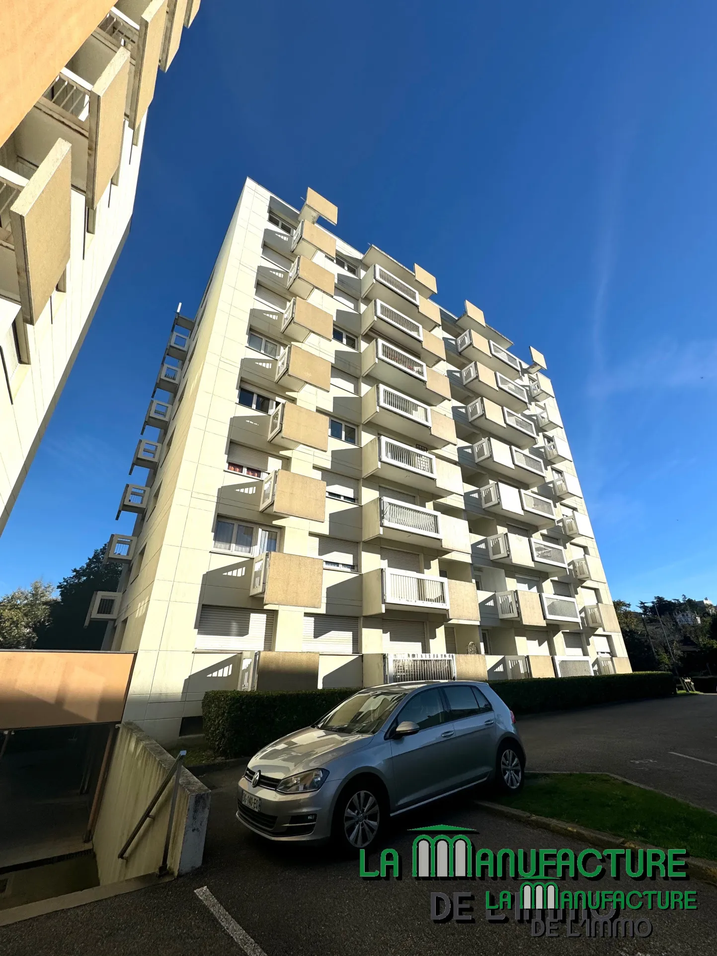 Appartement T4 lumineux avec balcon, cave et parking à Saint-Étienne 