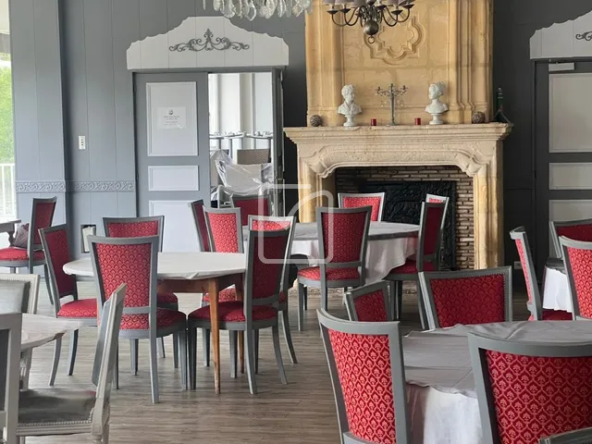 Restaurant à vendre au Bugue avec terrasse et salle de séminaire