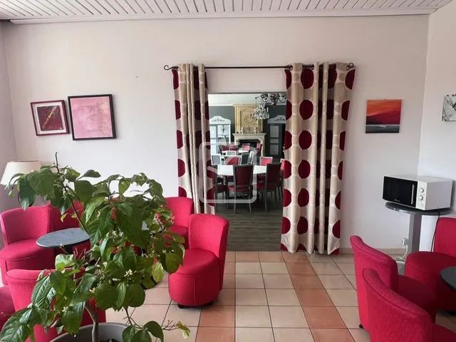 Restaurant à vendre au Bugue avec terrasse et salle de séminaire 