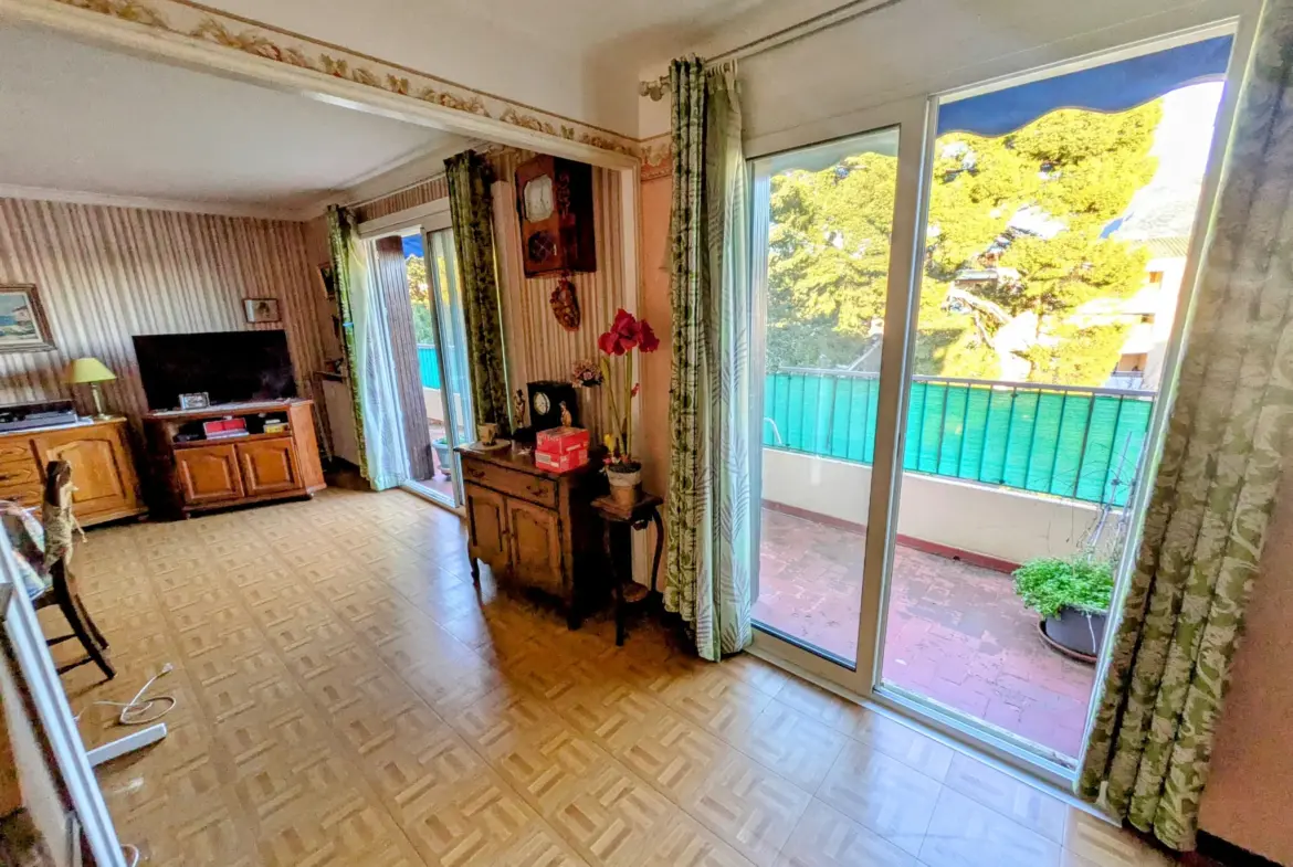 Appartement T4 81m² avec terrasse et garage à Toulon Valbertrand 