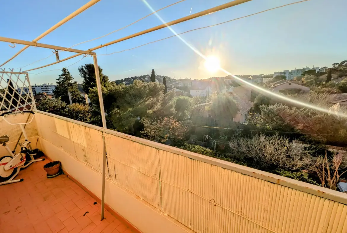 Appartement T4 81m² avec terrasse et garage à Toulon Valbertrand 