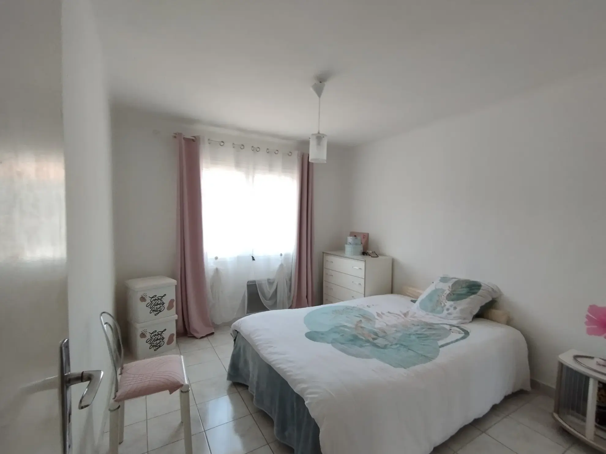 Appartement à vendre à Six Fours Les Plages avec balcon et parking 