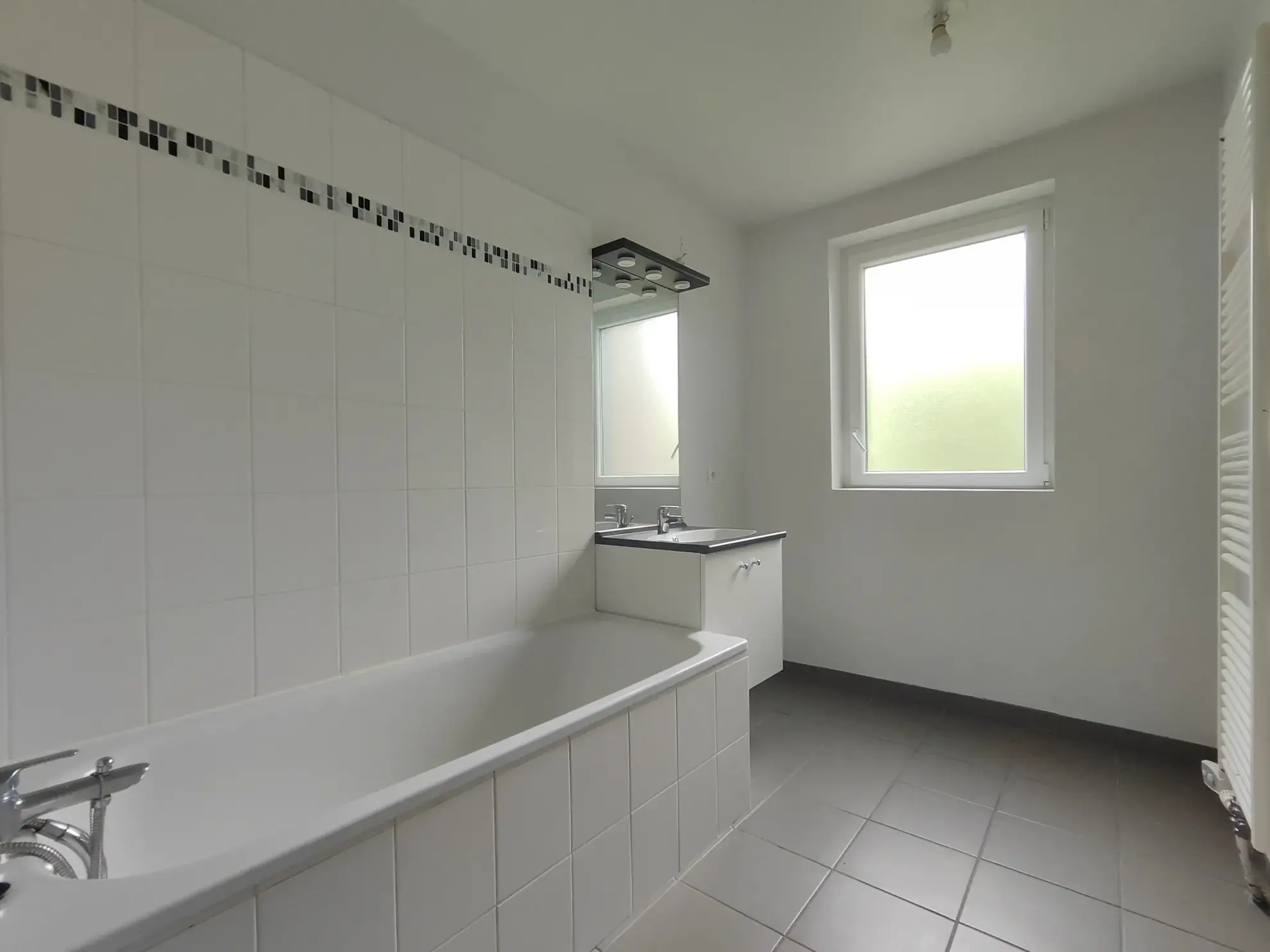 À vendre : Appartement T4 moderne à Lille Moulins avec balcon 