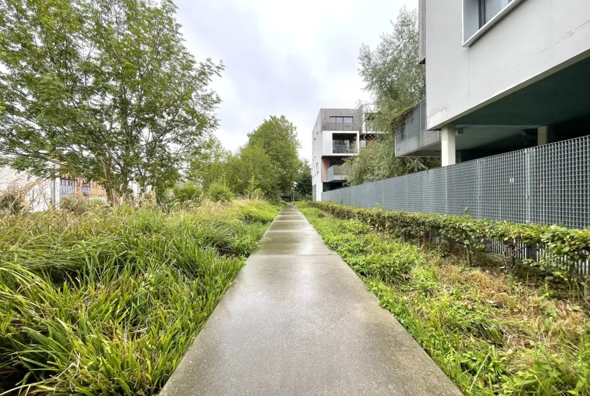 À vendre : Appartement T4 moderne à Lille Moulins avec balcon 