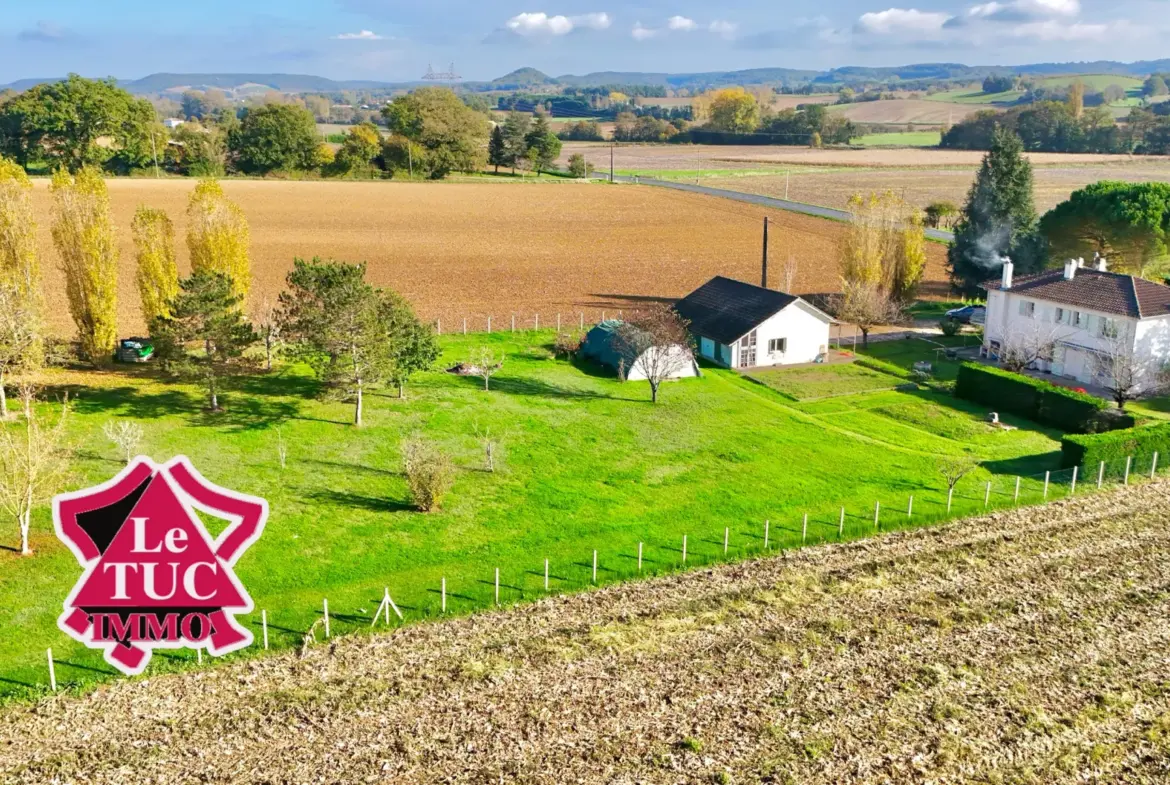 Maison 4 chambres avec double garage et terrain de 5750 m² à Dausse 