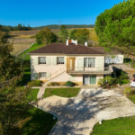 Maison 4 chambres avec double garage et terrain de 5750 m² à Dausse