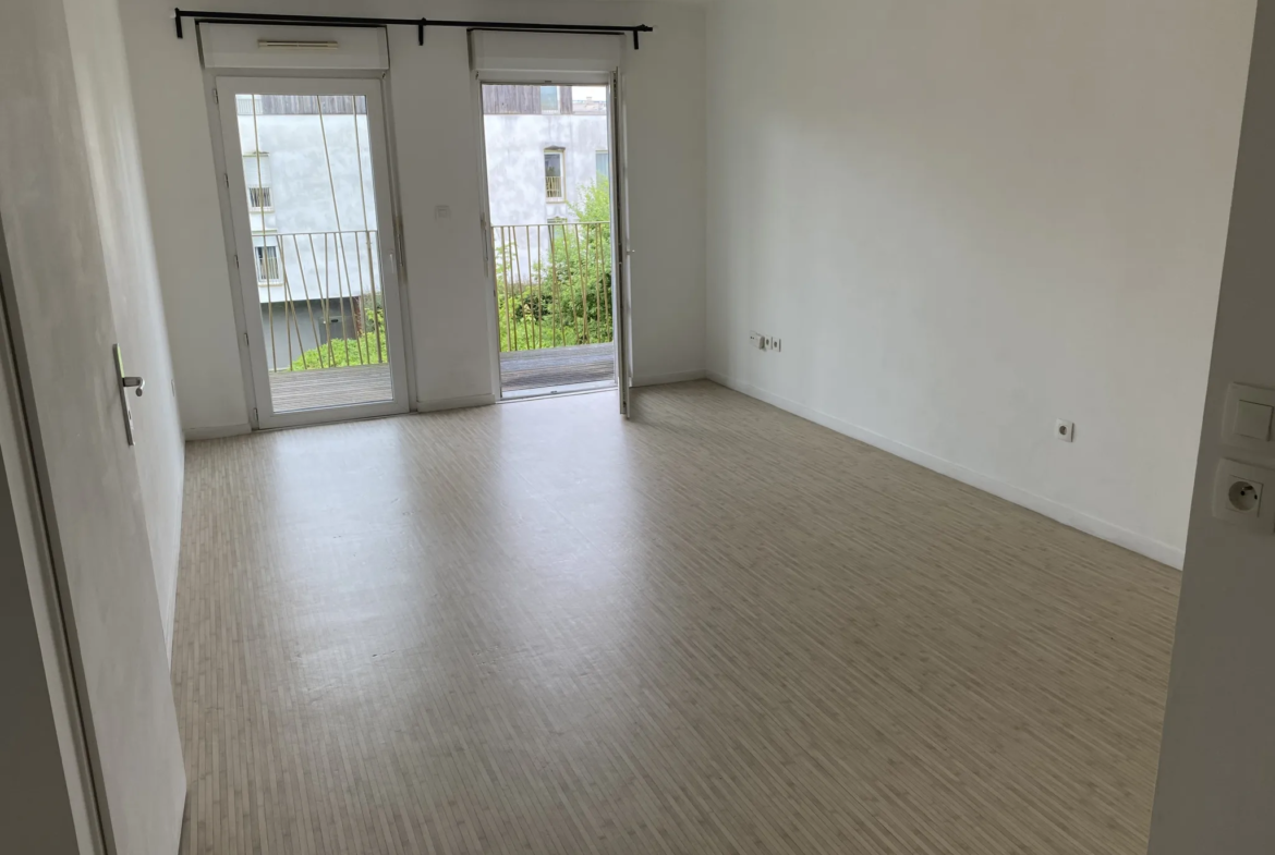 Appartement lumineux T2 à vendre aux Docks de Ris, Ris-Orangis 