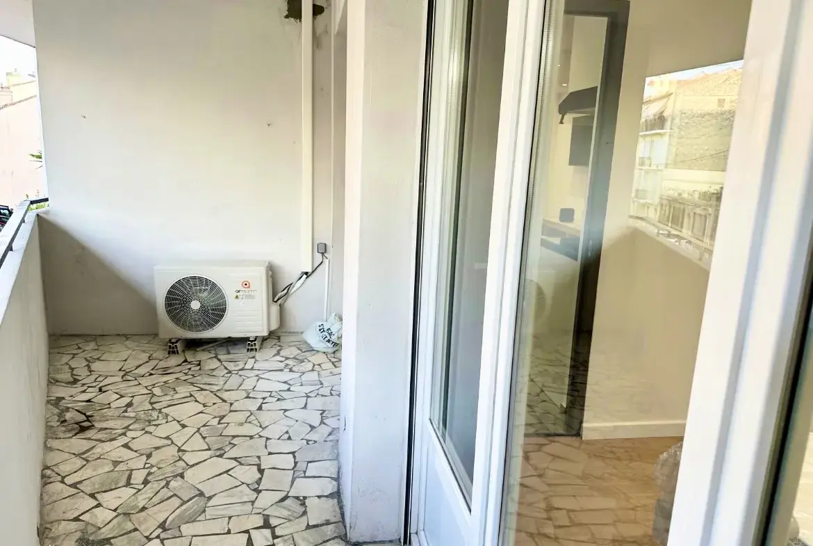 Appartement T2 rénové à Cannes Central - 55m² avec terrasse 