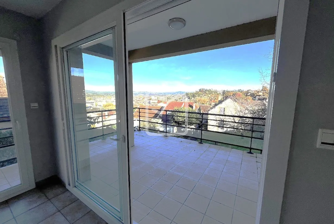 Maison moderne et lumineuse avec vue à Brive-la-Gaillarde 