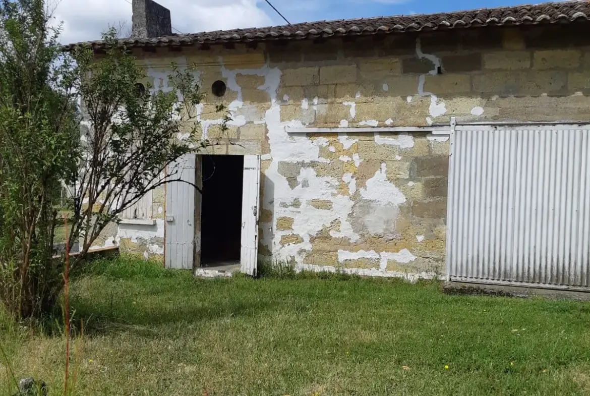 Maison ancienne à rénover sur Lalande de Pomerol 