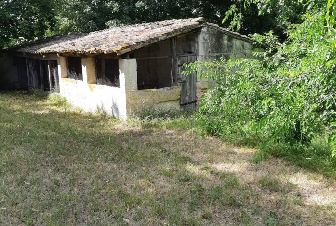 Maison ancienne à rénover sur Lalande de Pomerol 