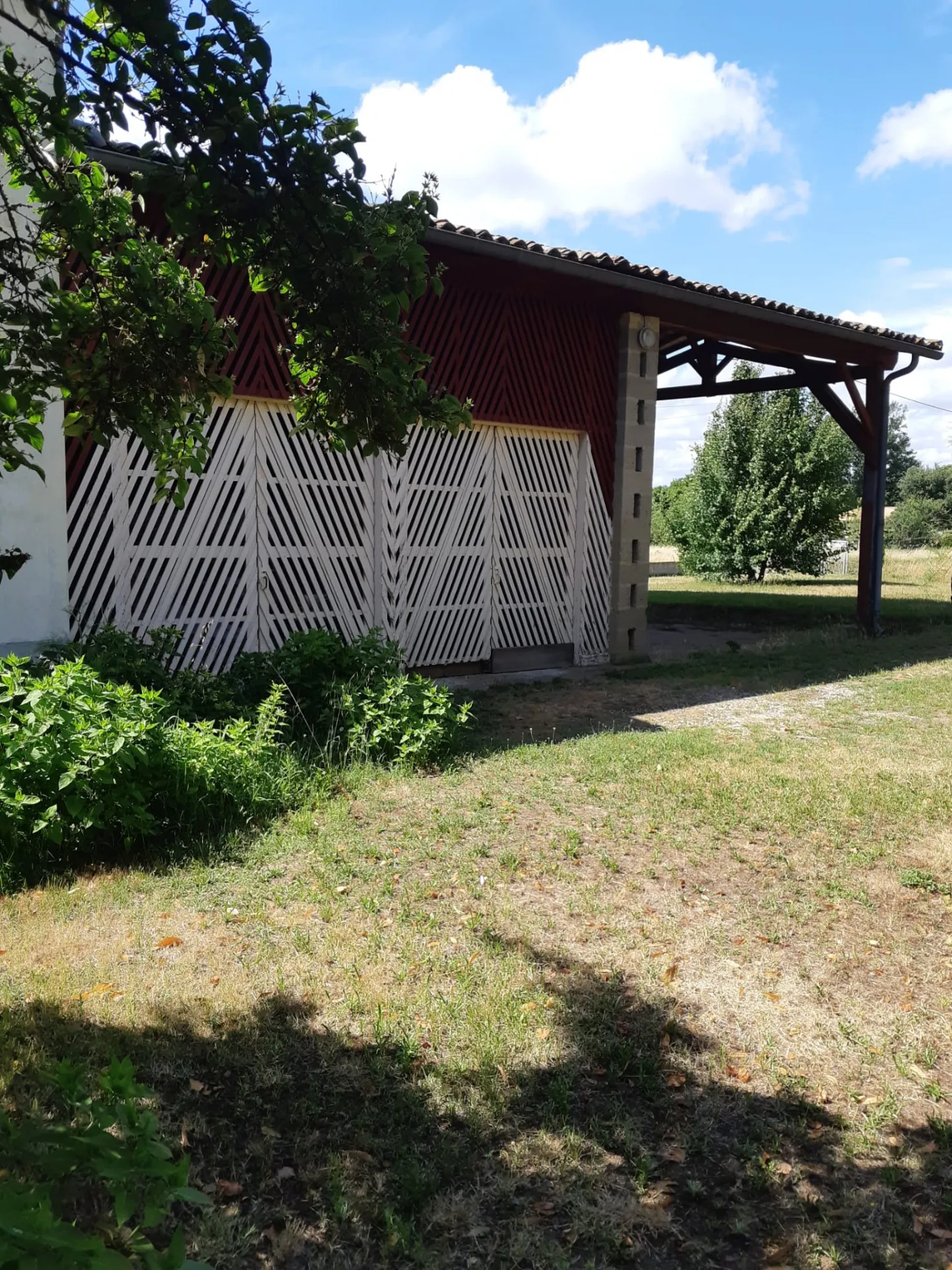 Maison ancienne à rénover sur Lalande de Pomerol 