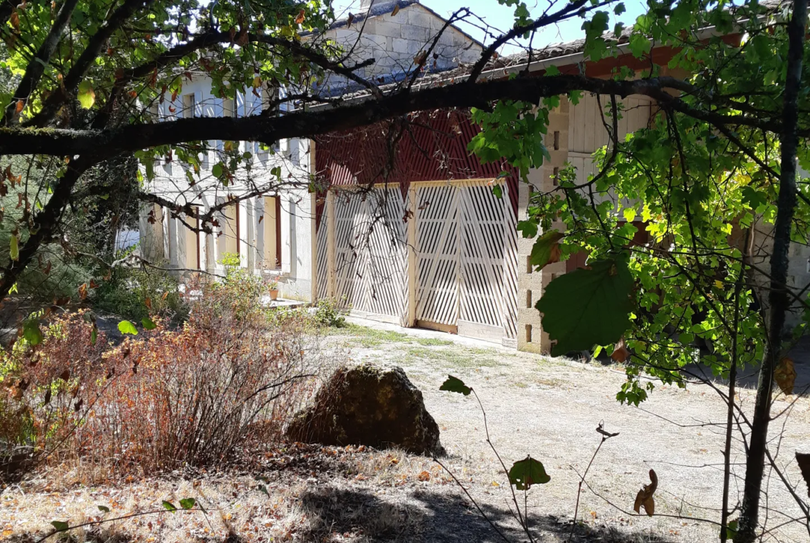 Maison ancienne à rénover sur Lalande de Pomerol 