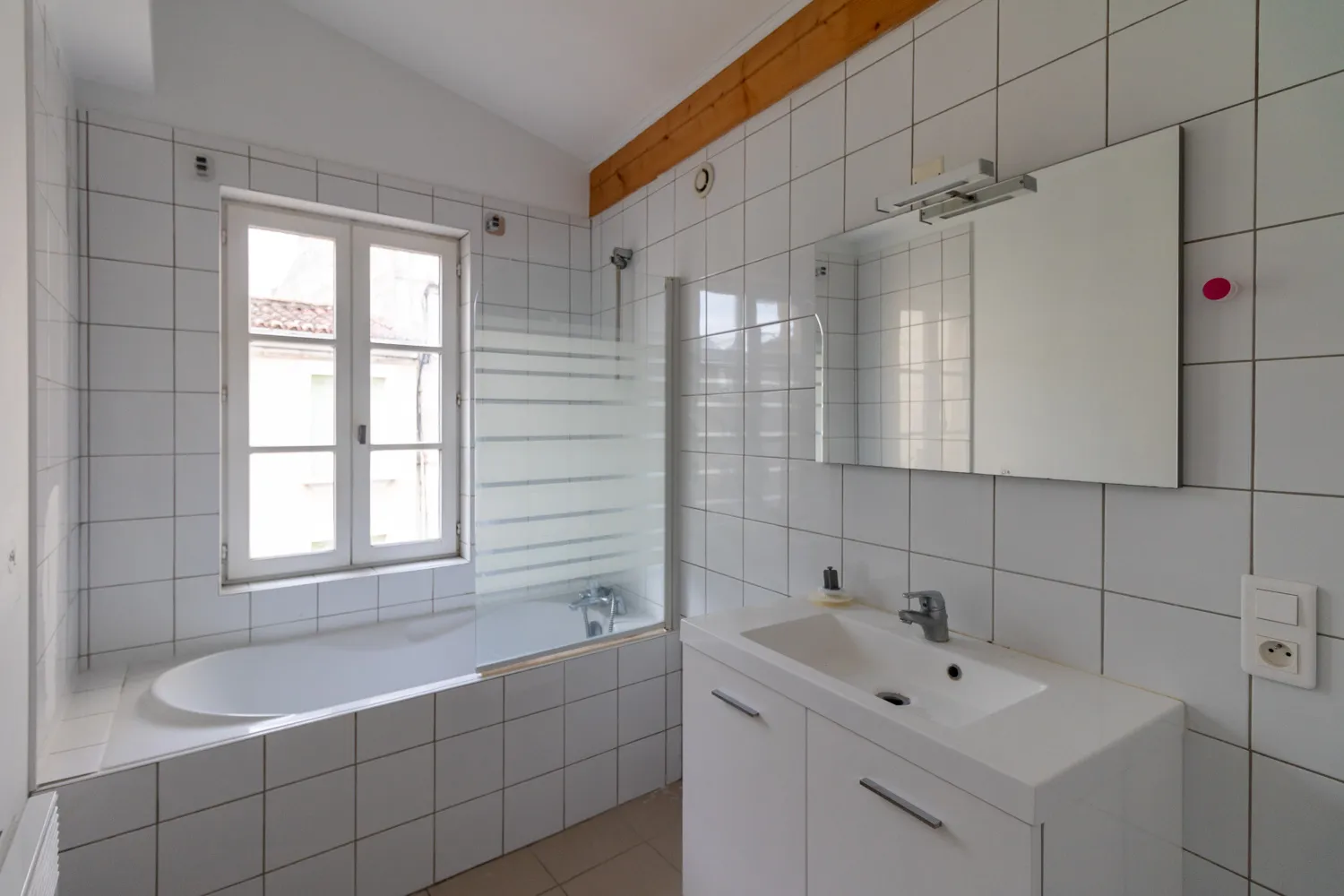 Maison atypique T3 - Saint-Eutrope, Saintes - 74 m² avec garage 