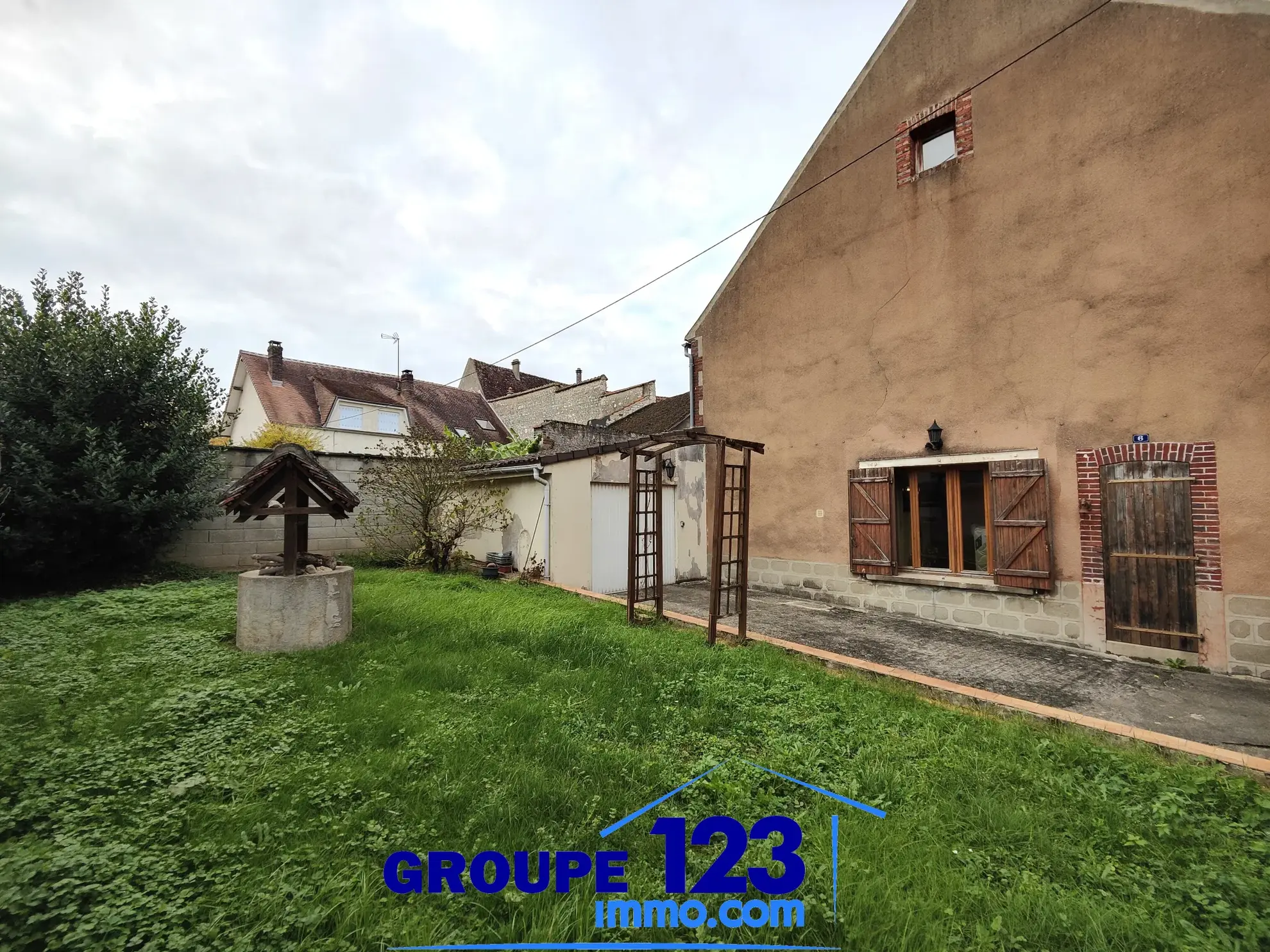 Maison spacieuse à Brienon-sur-Armançon avec jardin et terrasse 